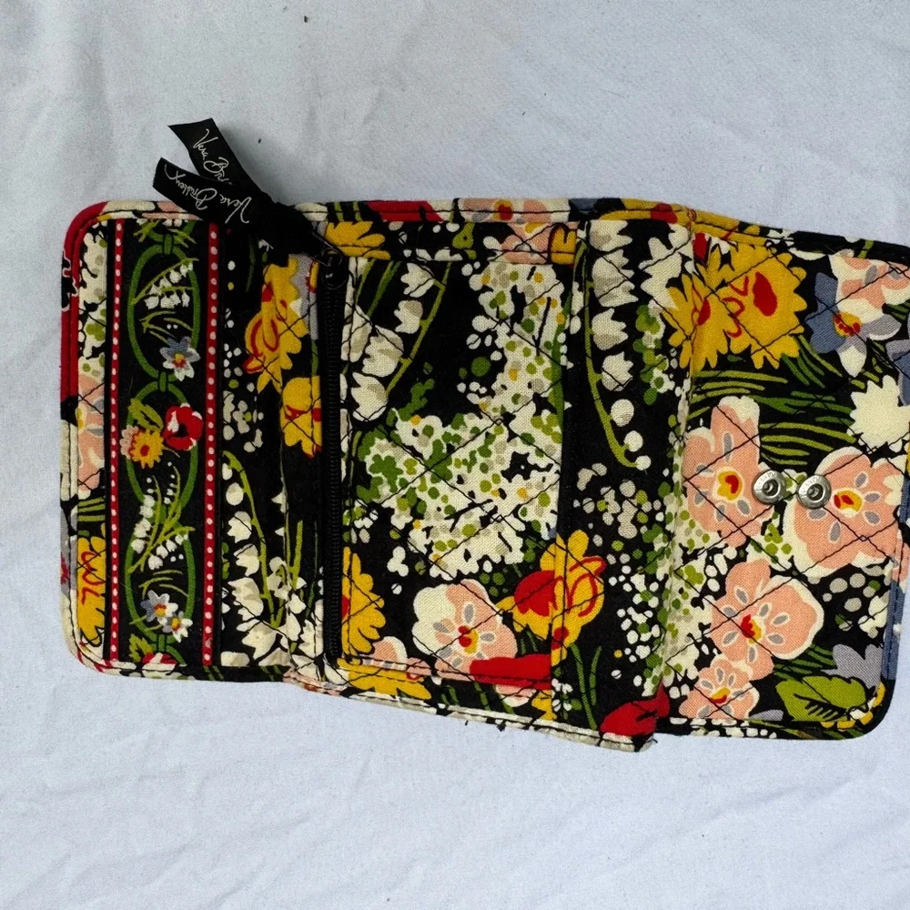 Vera Bradley Black Multi Floral Quilted Zip Wallet - Picture 2 of 3